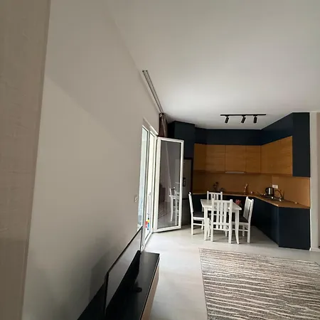 Maisonnova Deluxe 2 تيرانا