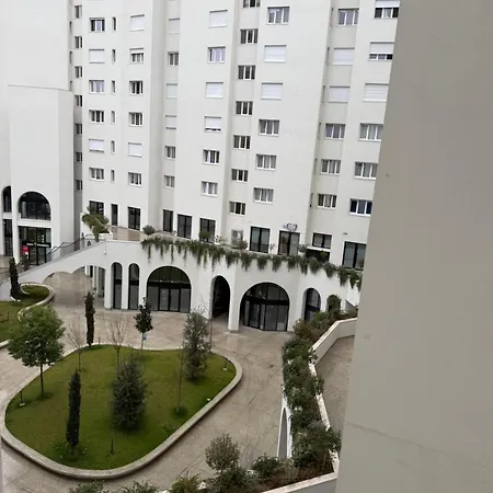 Maisonnova Deluxe 2 تيرانا