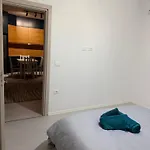 Maisonnova Deluxe 2 * تيرانا