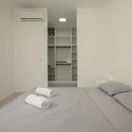 Maisonnova Deluxe 2 דירה טיראנה