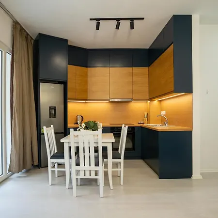 Maisonnova Deluxe 2 * טיראנה