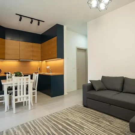 Maisonnova Deluxe 2 * טיראנה